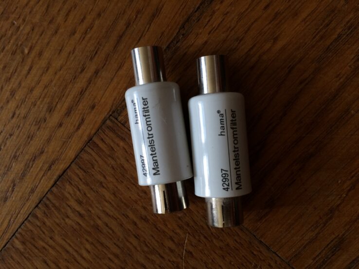 Zwei Mantelstromfilter von Hama. Wer sowas brauchen kann, weiß auch was das ist. Hama gelacht!