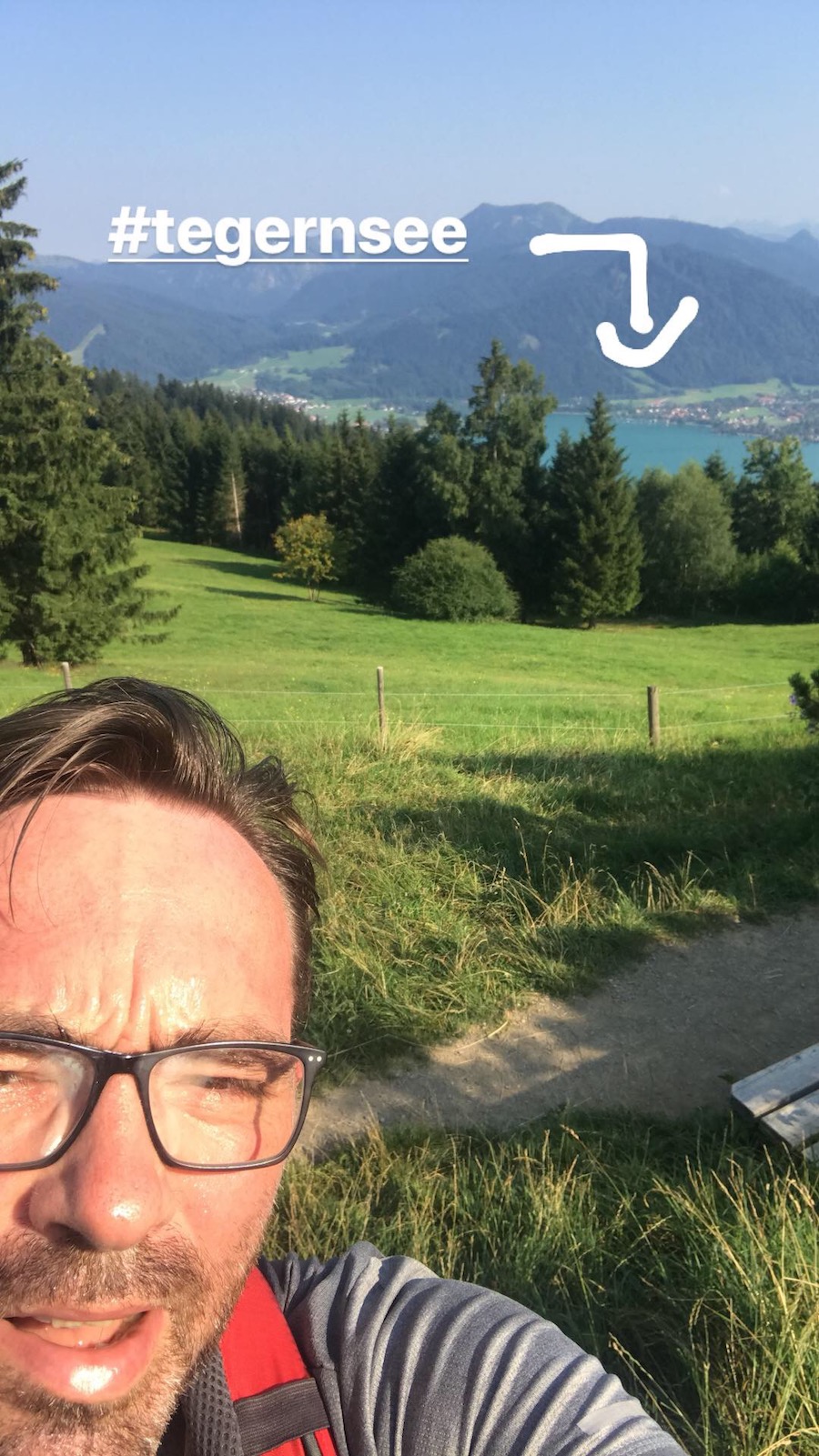 Selfie-Time mit #ganz-schön-verschwitzt-heibei (Bild ist aus meiner Insta-Story. Folgt mir da, drückt ein Däumchen und schreibt mir in den Comments, wie euch meine hohe Stirn gefällt!))