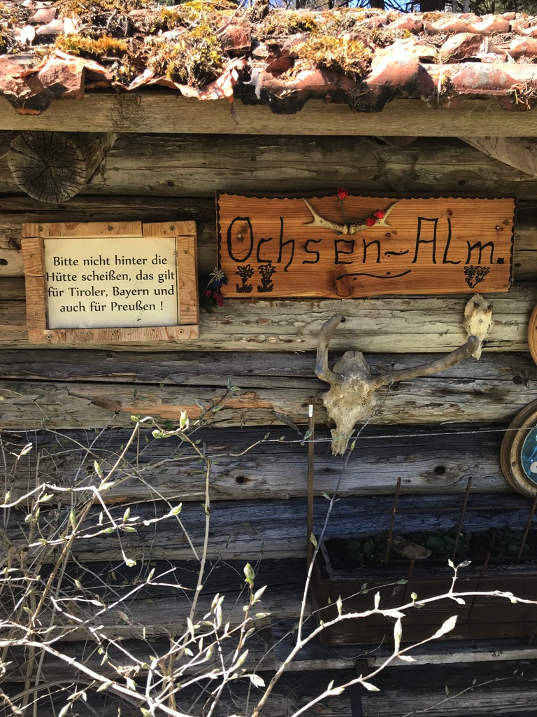 Die Hüttenbesitzer von Grainau haben schlechte Erfahrungen gemacht. Deutliche Hinweise sind angebracht.