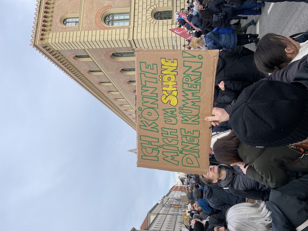 Ich k&ouml;nnte mich um sch&ouml;ne Dinge k&uuml;mmern