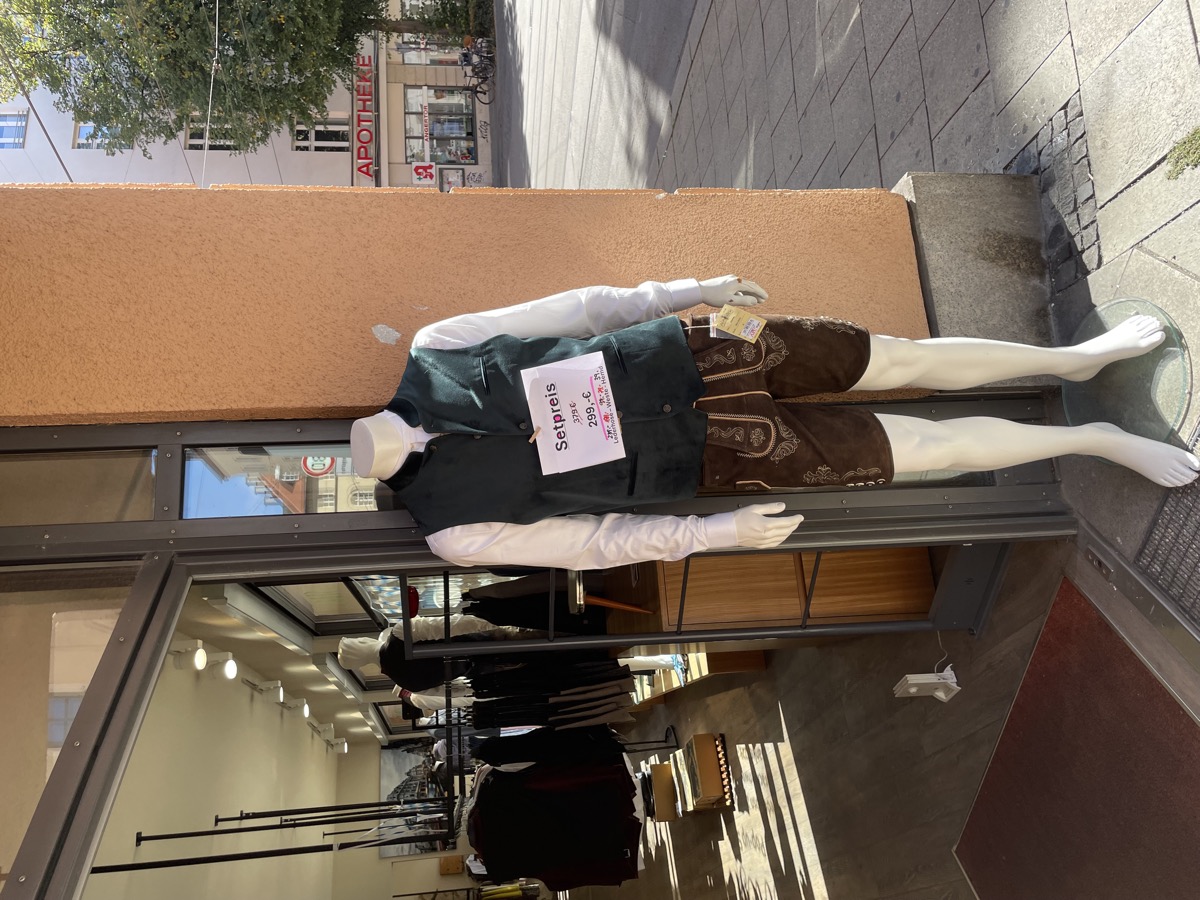 Wiesnhose, Untergrund und Anschiss