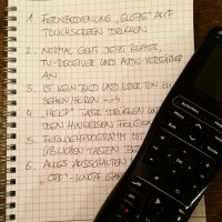 Der Babysittern aufgeschrieben, wie sie TV gucken kann. Fr&uuml;her war nur ein Knopf...