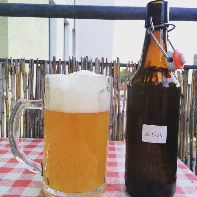 Die Braukooperative @abspannsitzenbleiber / @schwanzhund_ / @heibie meldet: Es sch&auml;umt und schmeckt