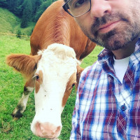 Vorne trauen sich @thledi  und @karummms, hinten schleckt mich ne Kuh an.