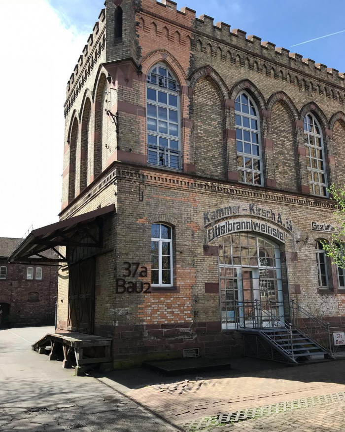 Bau2