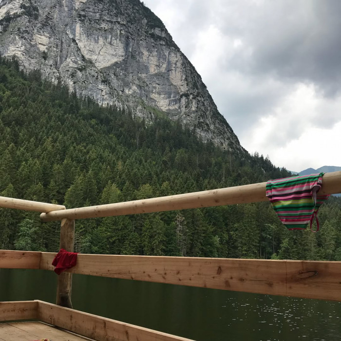 Der Pflegersee liegt ein bisschen oberhalb von Garmisch. Auf dem Weg dorthin kann man noch kurz auf