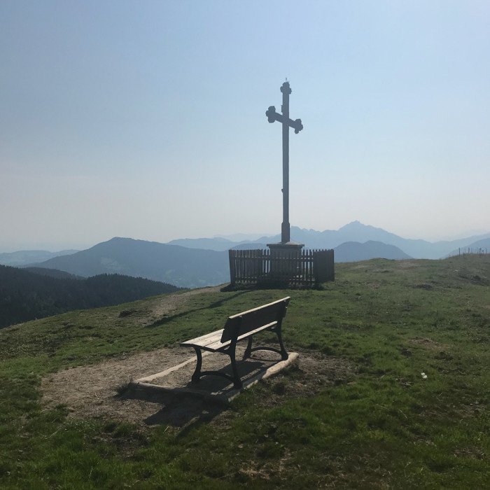 Die Wanderung von Tegernsee nach Schliersee ist ideal f&uuml;r eine Anreise mit der Bahn. Um 7:00 f&auml;hrt d