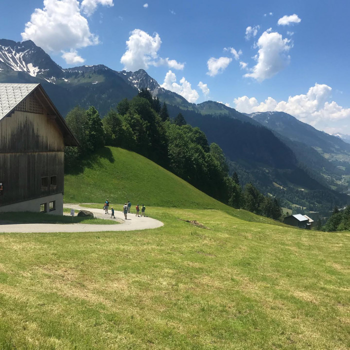 Jedes Jahr ein Zeitlupevideo, wie der @abspannsitzenbleiber  in ein Gew&auml;sser springt. Dieses mal in