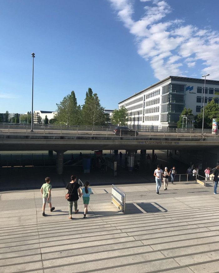 Rundgang durch die Messestadt Riem. Wo der Kran steht, wird in den n&auml;chsten 1,5 Jahren die neue Stad