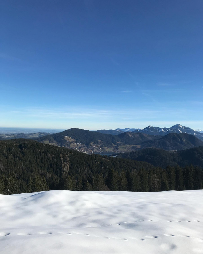 Von Tegernsee zur Kreuzbergalm und dann mach Schliersee.