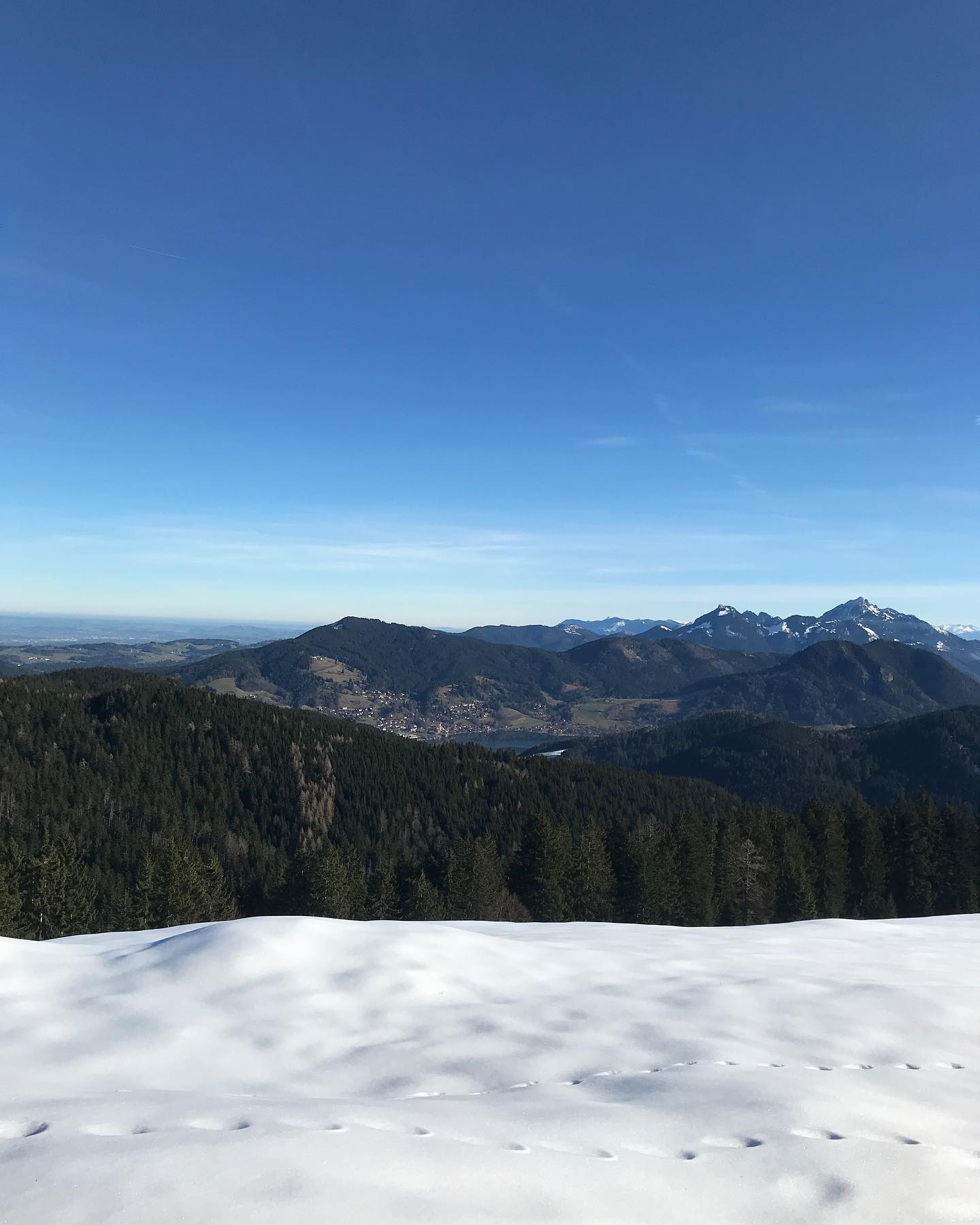 Von Tegernsee zur Kreuzbergalm und dann mach Schliersee.