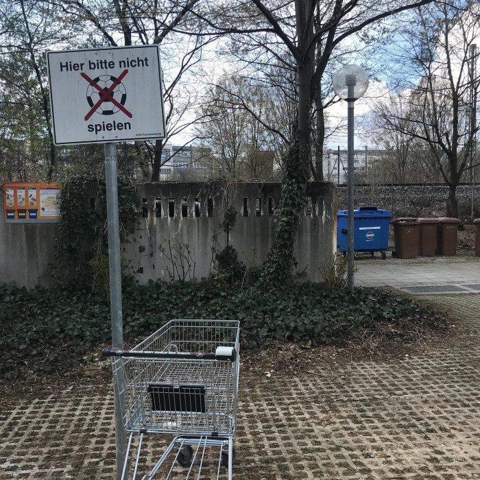 heute durch Ramersdorf/Giesing. Spielen verboten. Aber der neue alte B&uuml;rgermeis