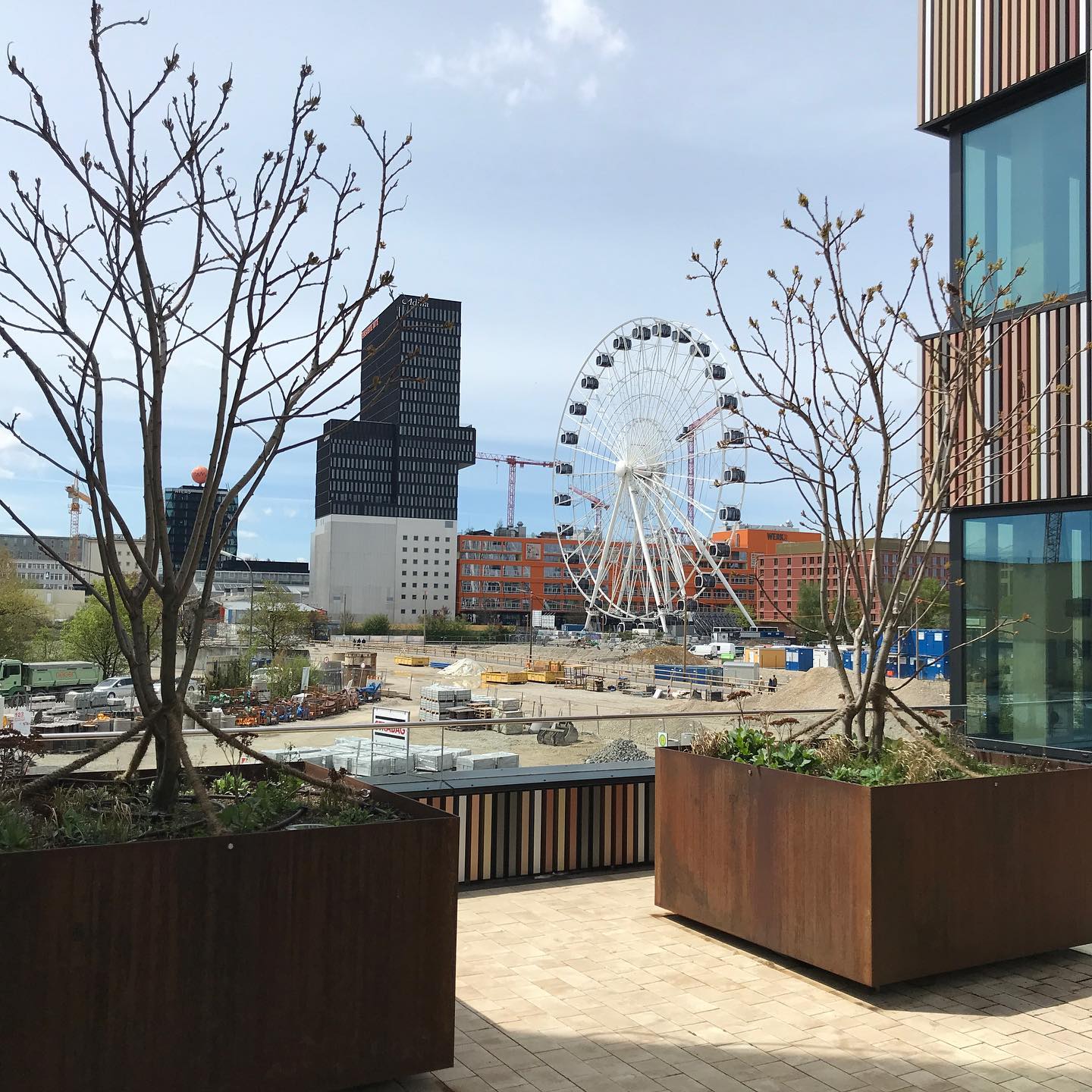 Neuen Innenhof im @werksviertelmitte entdeckt. Komplett einsam und sonnig.