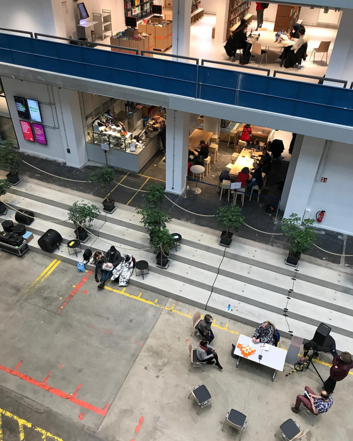 Ich hab mir das Interimsquartier der @muenchner_stadtbibliothek im HP8 angeschaut. Es gibt dort viel