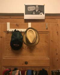 So. Alle, die Morgens die Wohnung verlassen m&uuml;ssen einmal hochh&uuml;pfen und mit Ted Lasso abklatschen.