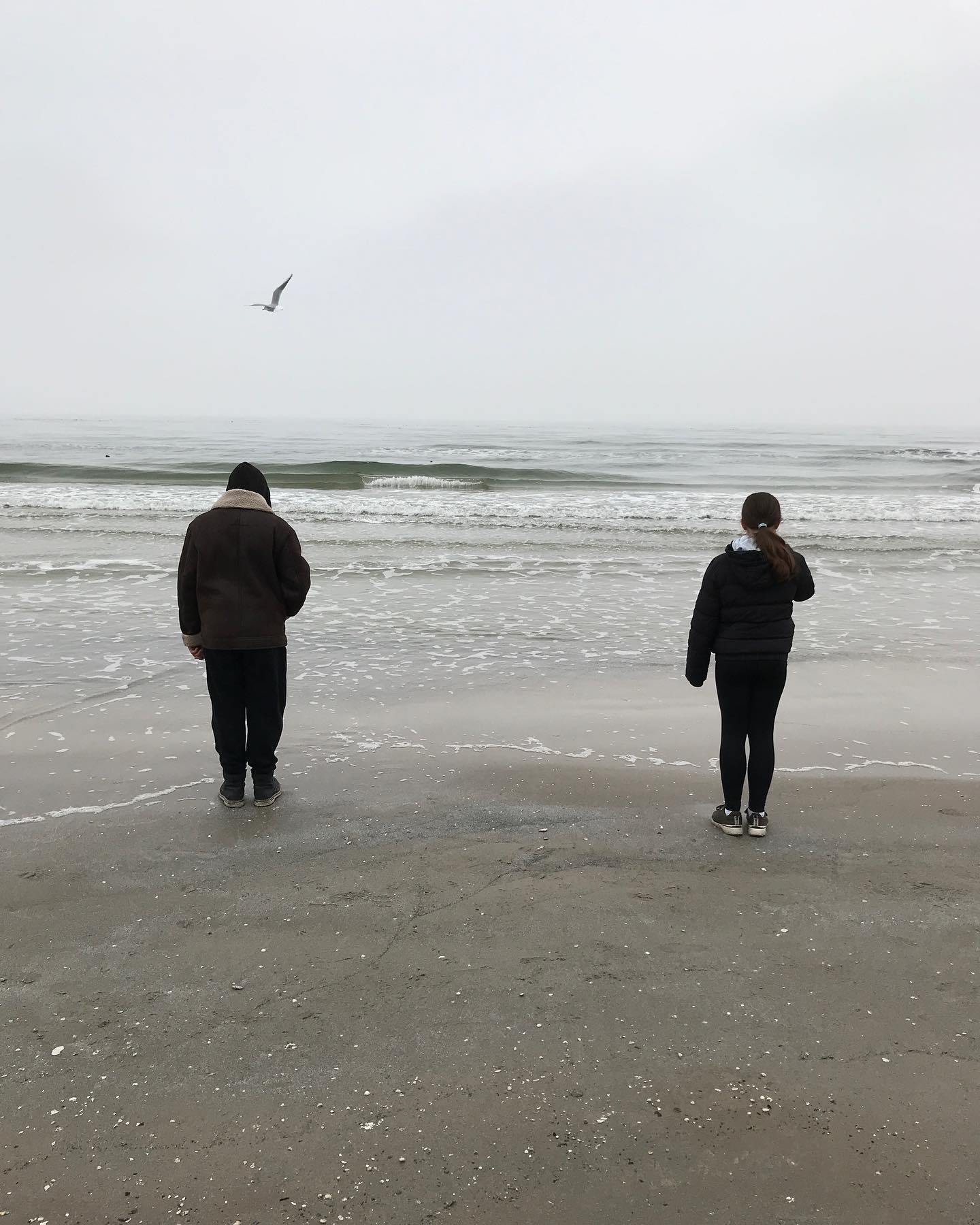 Kopf l&uuml;ften am Meer.