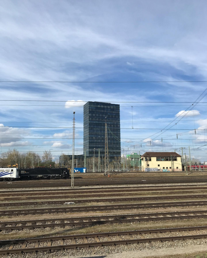 Einmal Spaziergang von meinem letzten Arbeitsplatz zu meinem vor-vorletzten Arbeitsplatz. Berg am La