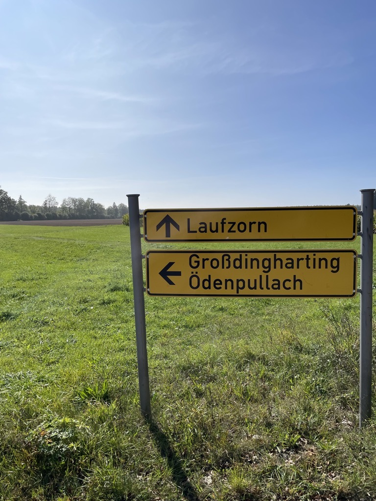 Wegweise: Laufzorn, Großdinghartding, Ödenpullach